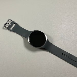 Hoe bandjes verwijderen of vervangen op de Samsung Galaxy Watch 8 LTE