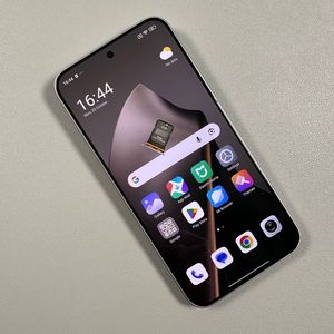 Hoe een SIM-kaart te plaatsen in de Xiaomi 15T Pro